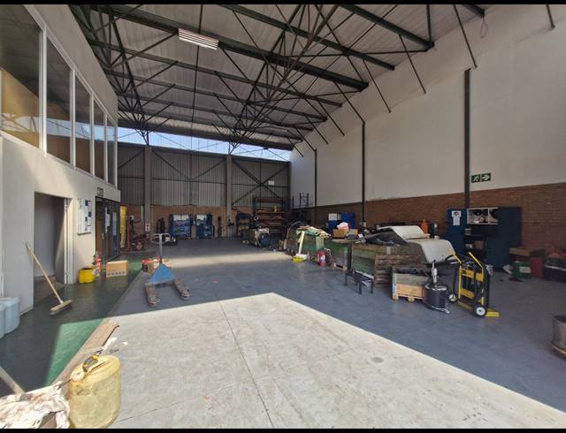 1,350M² WAREHOUSE TO LET IN JET PARK